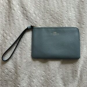 Coach Crossgrain Leather Baby Blue Wristlet Wallet
